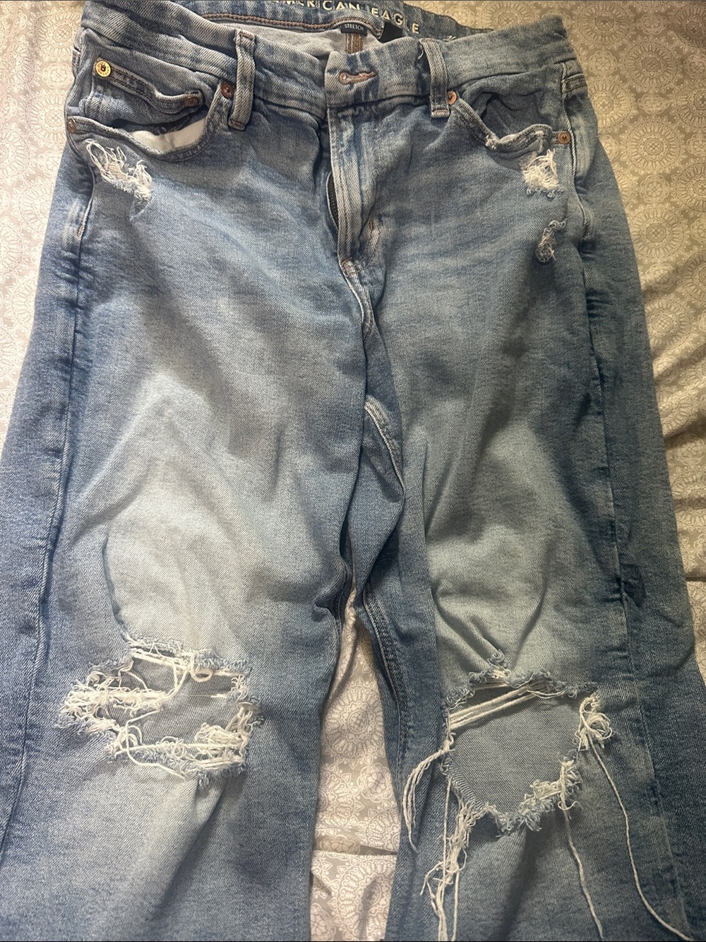 American Eagle Outfitters Light Blue High-Rise Curvy Jeans - Picture 4 of 6